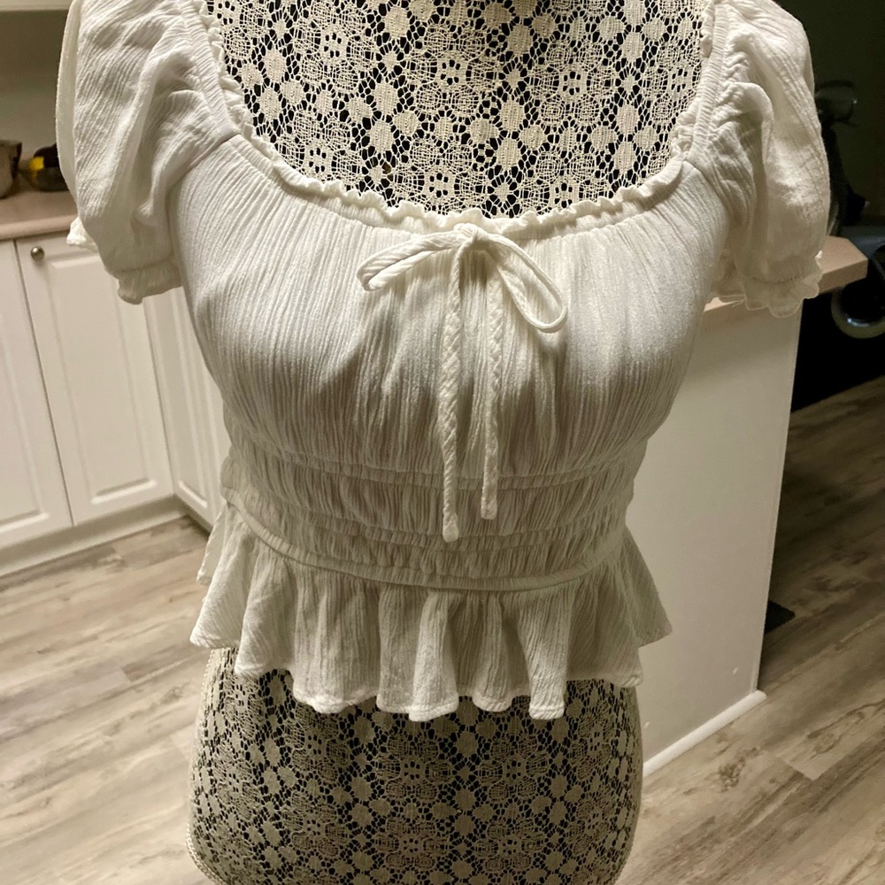 Streetwear Society White Ruffle Cropped Blouse